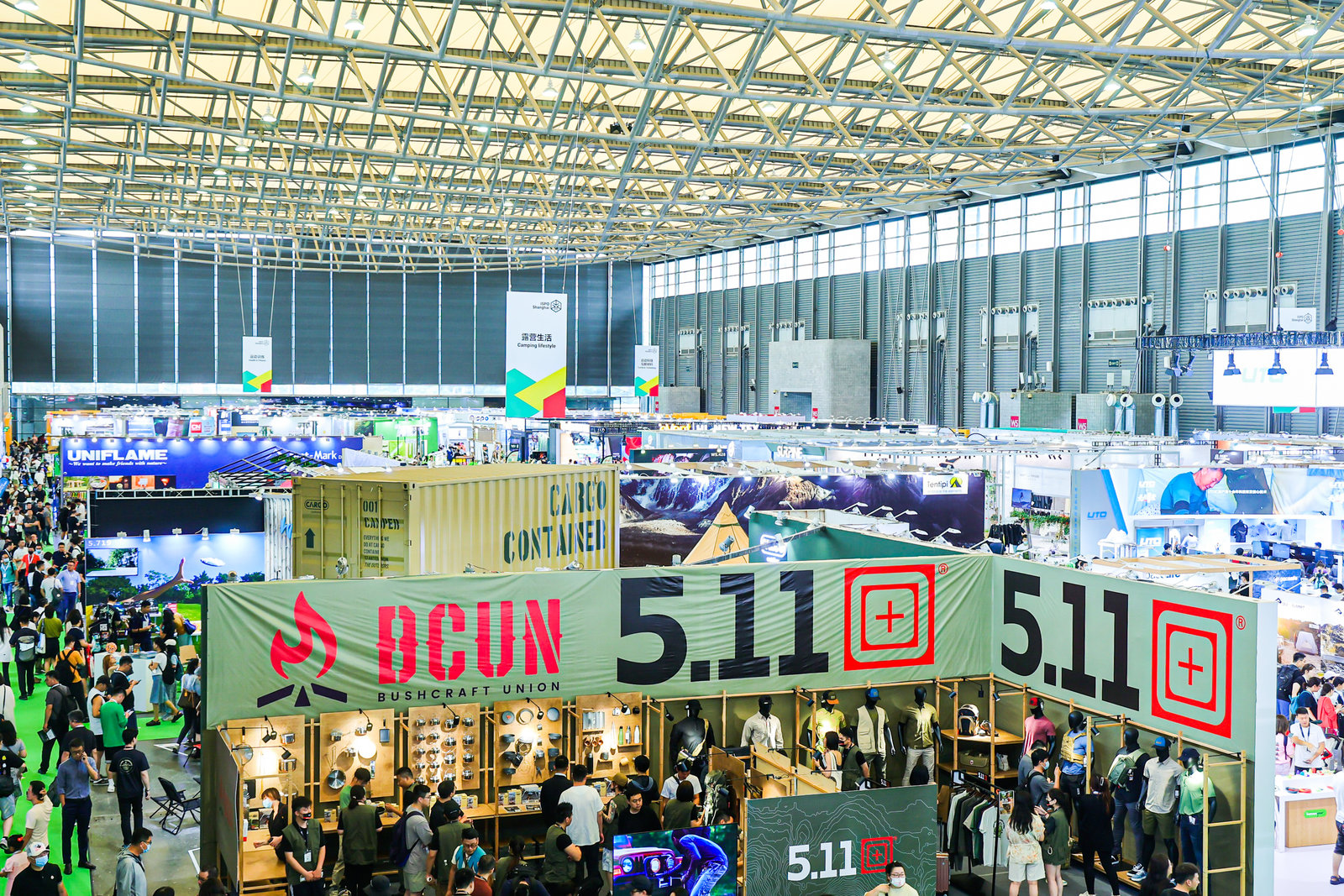 展臺(tái)設(shè)計(jì)必須為展品服務(wù)，如何實(shí)現(xiàn)展品與展臺(tái)的相互補(bǔ)充？