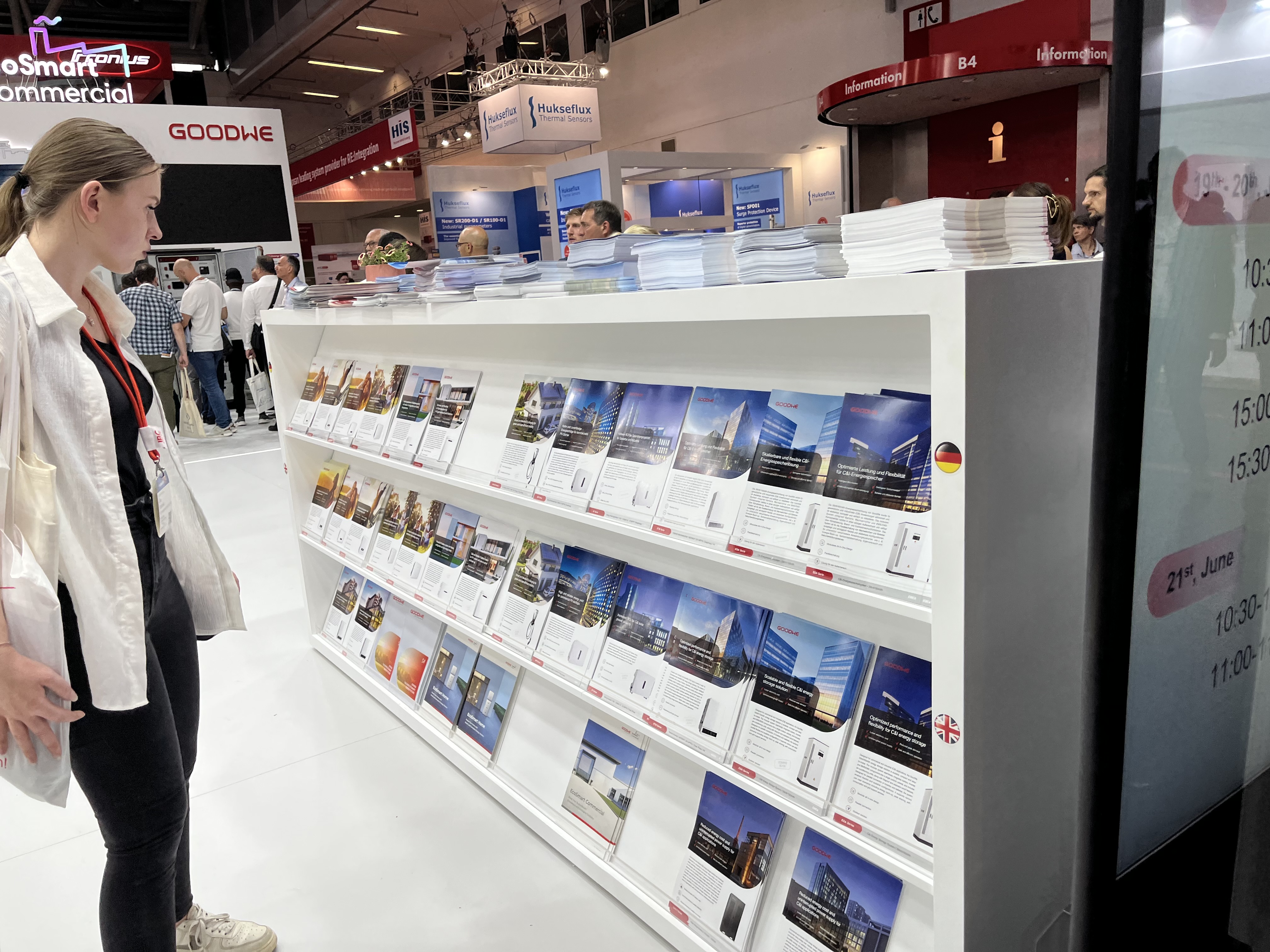 印尼展廳地板鋪設(shè)