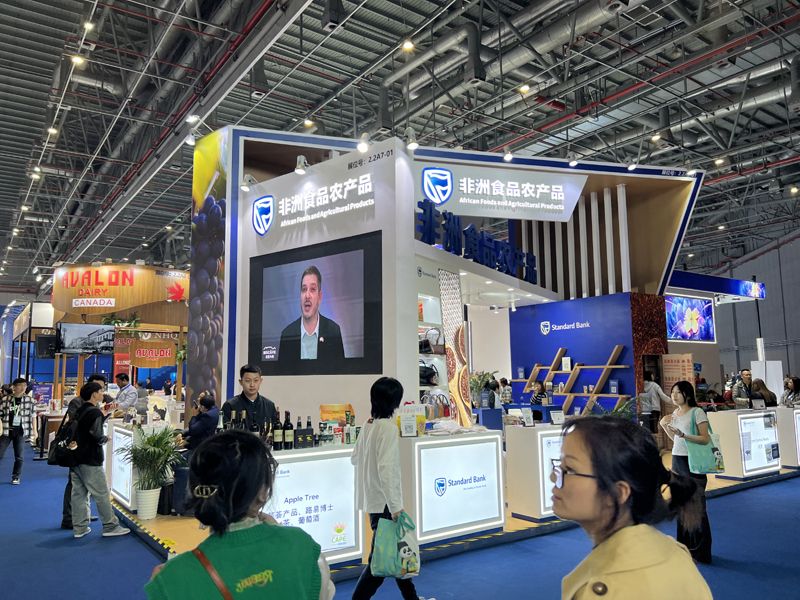 桁架展臺(tái)設(shè)計(jì)